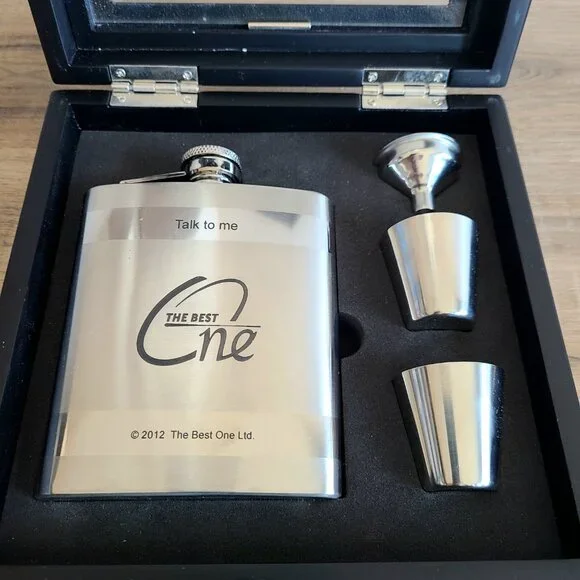 ''The best one'' gift flask set. Never used. In box. Gift for him. - Picture 3 of 9